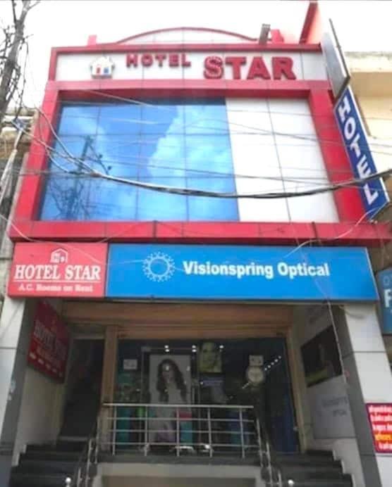 Karnāl Oyo Flagship 15481 Hotel Star מראה חיצוני תמונה